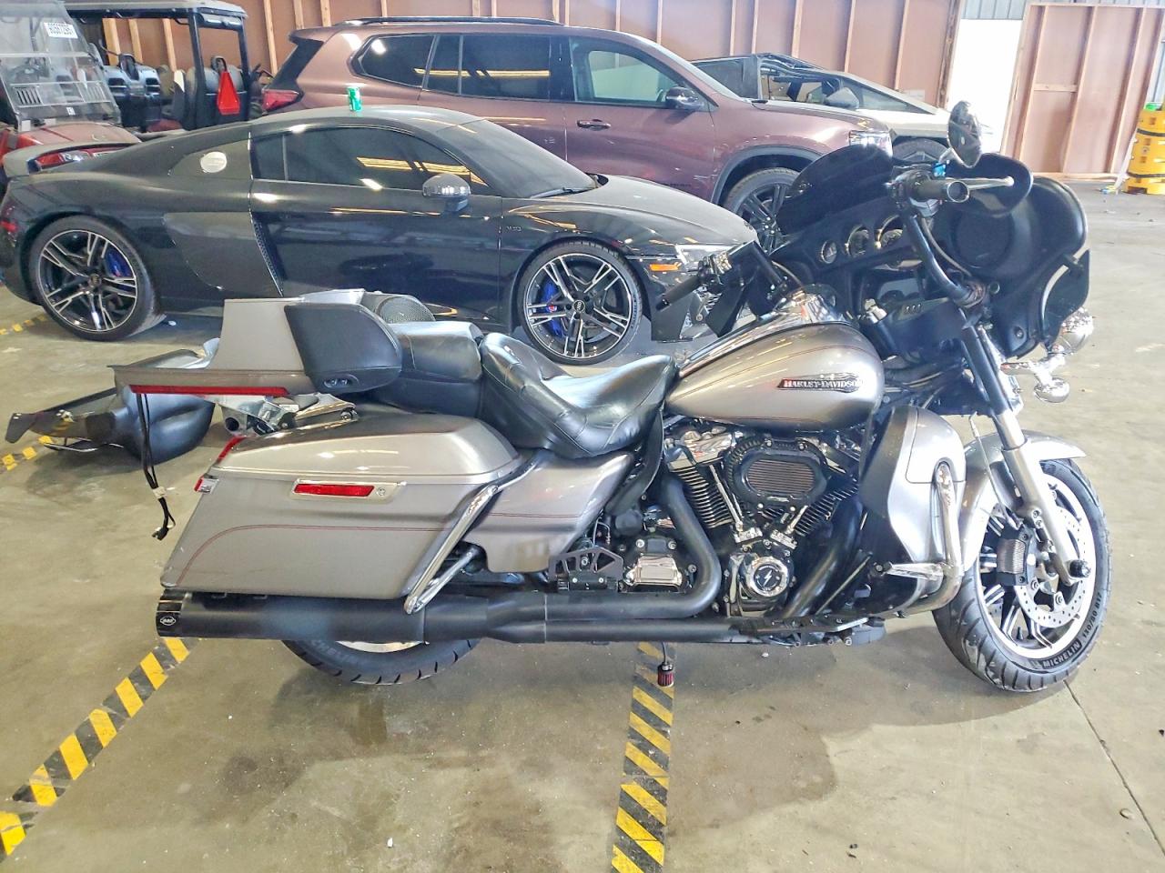 2017 HARLEY-DAVIDSON FL