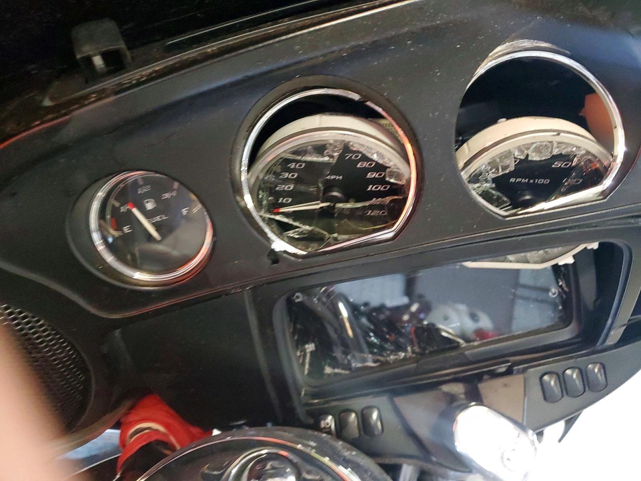 2017 HARLEY-DAVIDSON FL
