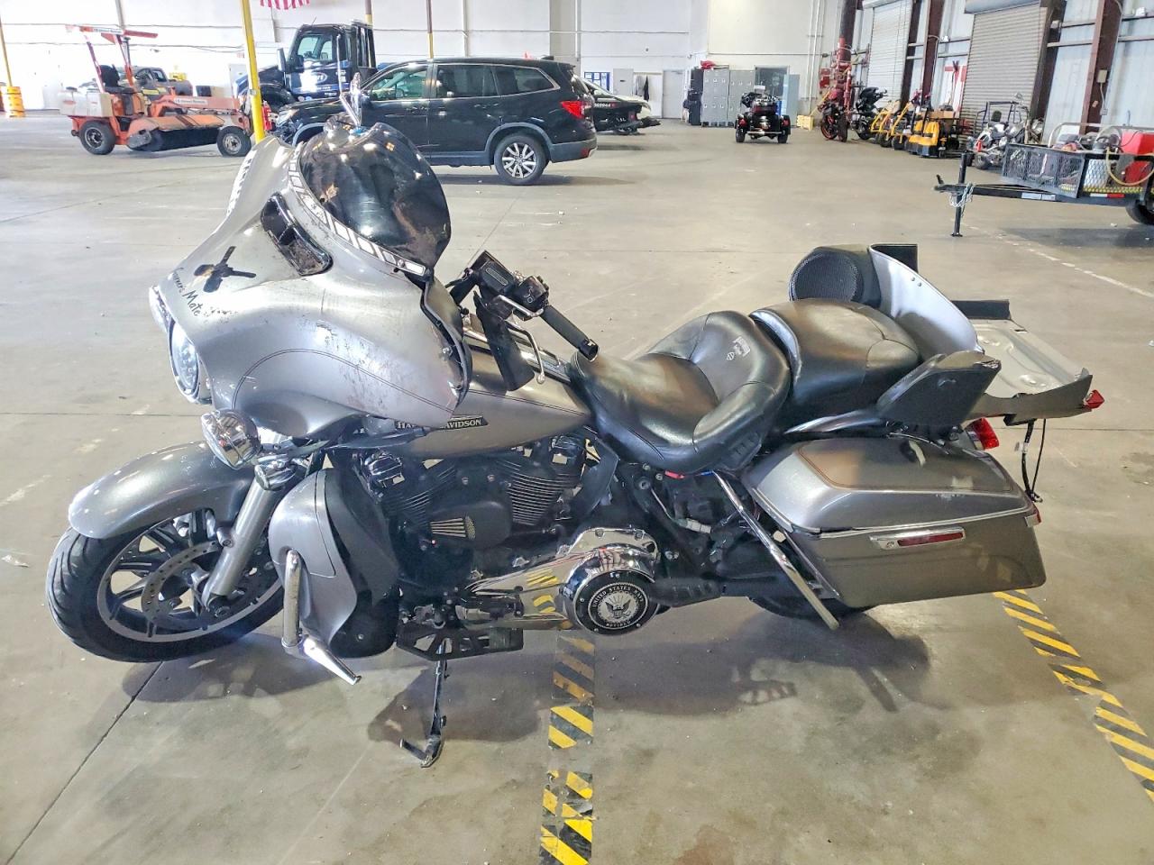 2017 HARLEY-DAVIDSON FL