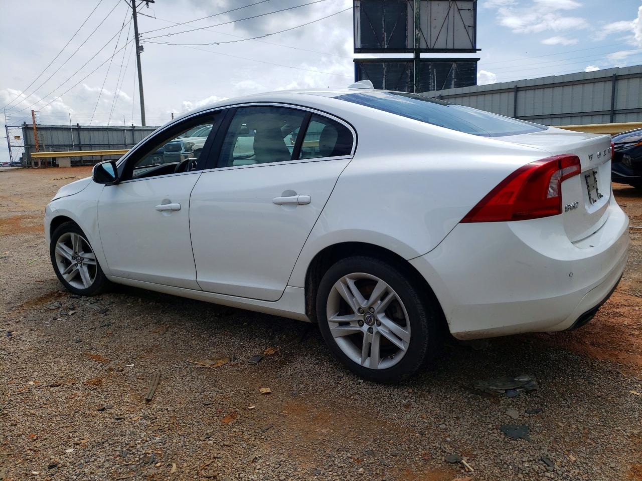 2015 VOLVO S60