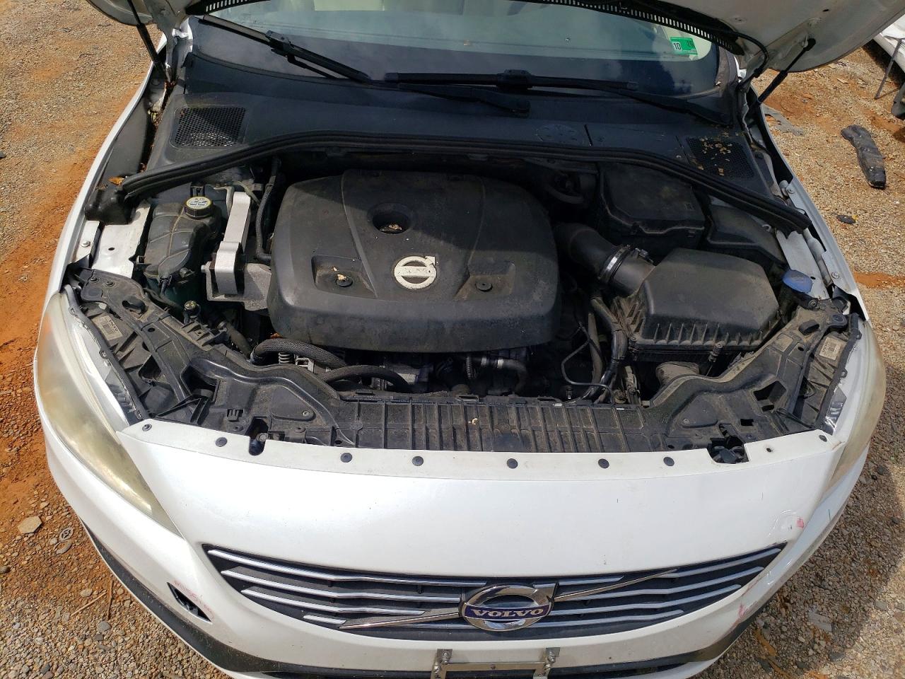 2015 VOLVO S60