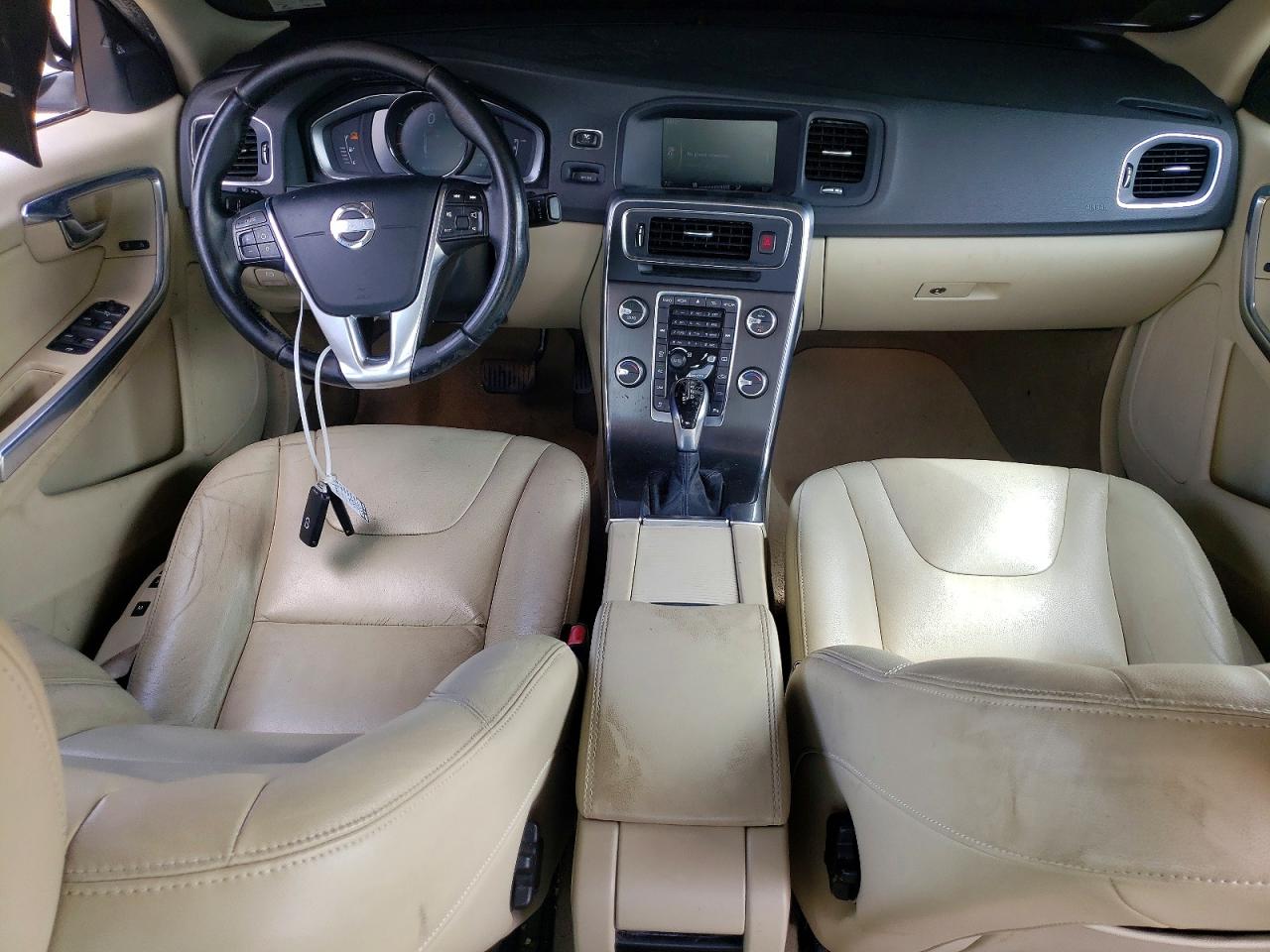 2015 VOLVO S60