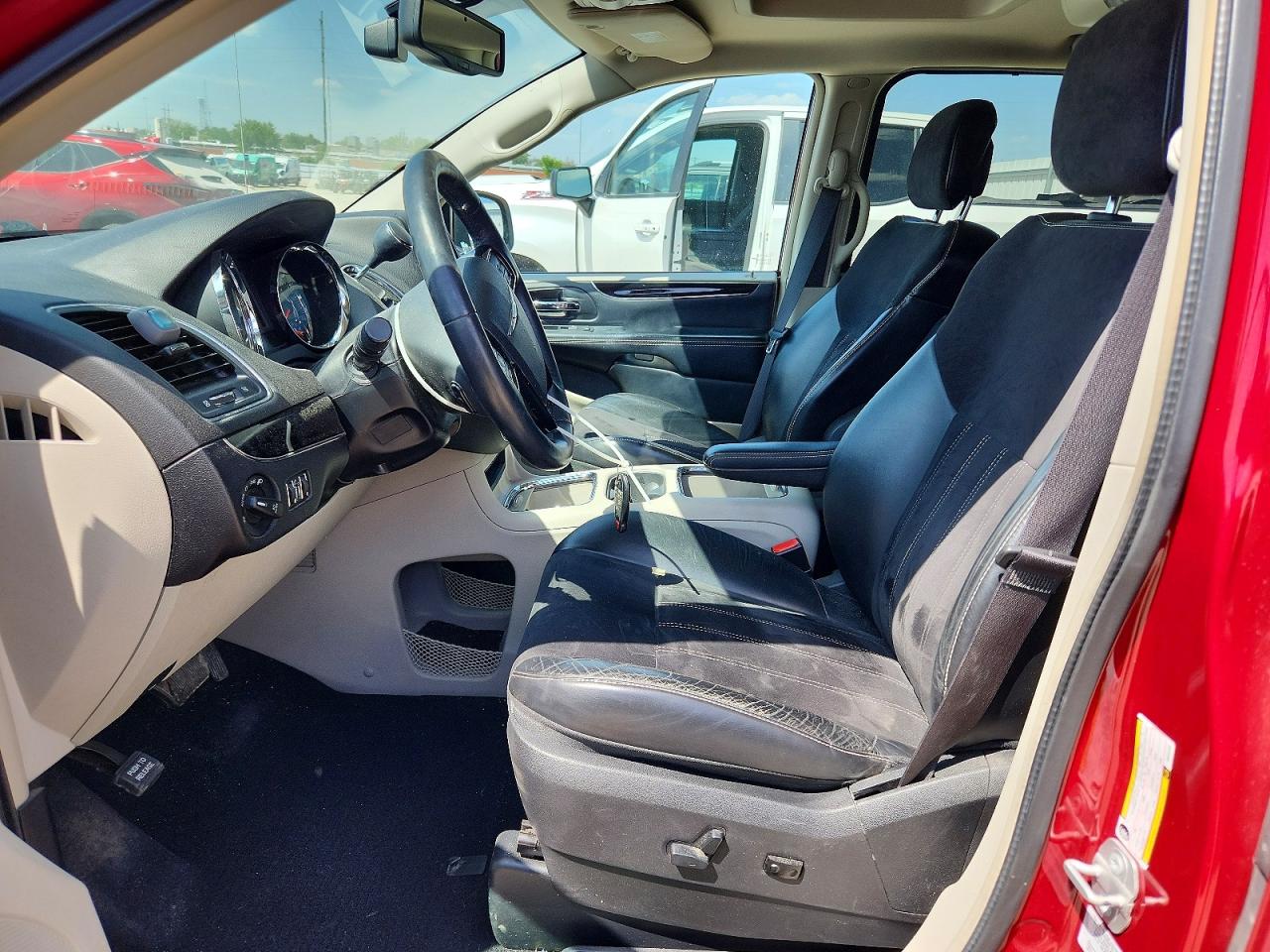 2016 CHRYSLER MINIVAN