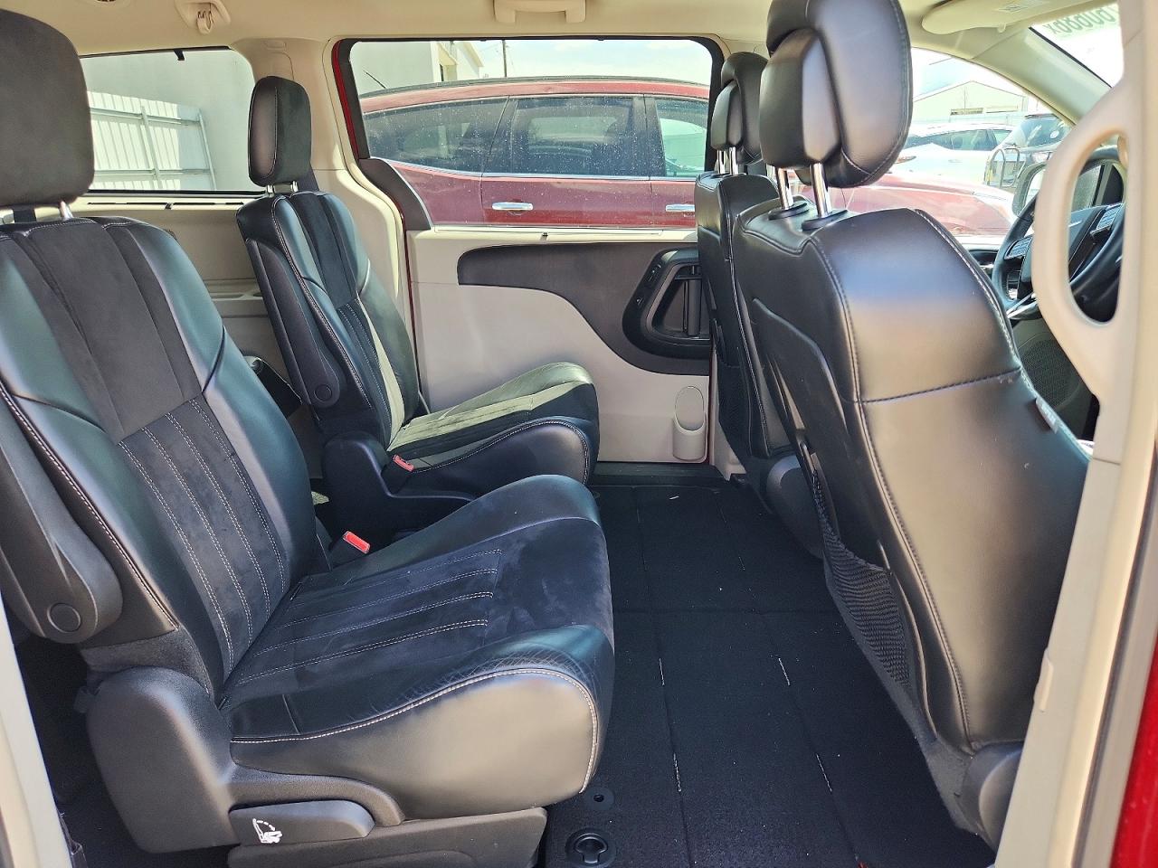 2016 CHRYSLER MINIVAN