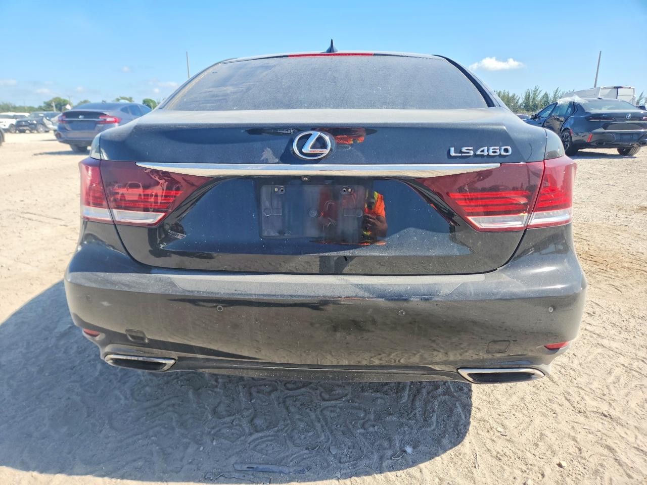2017 LEXUS LS460