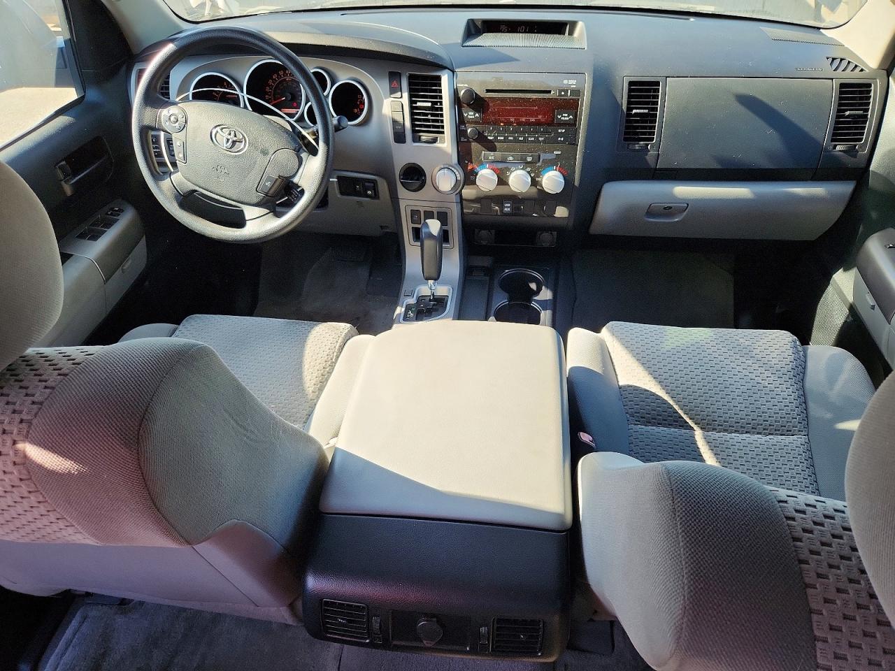 2011 TOYOTA TUNDRA