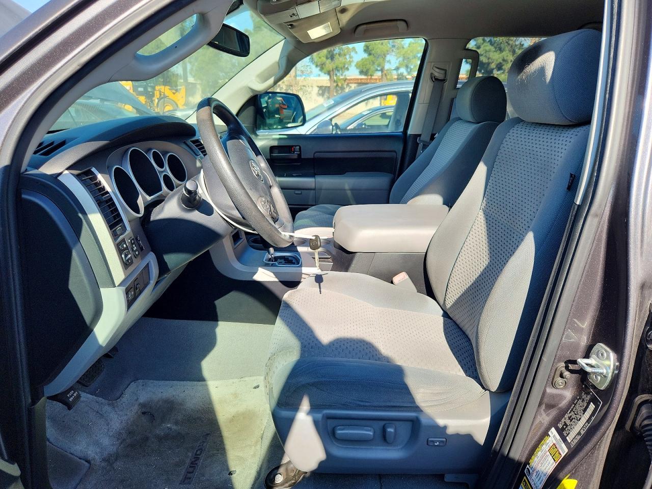 2011 TOYOTA TUNDRA