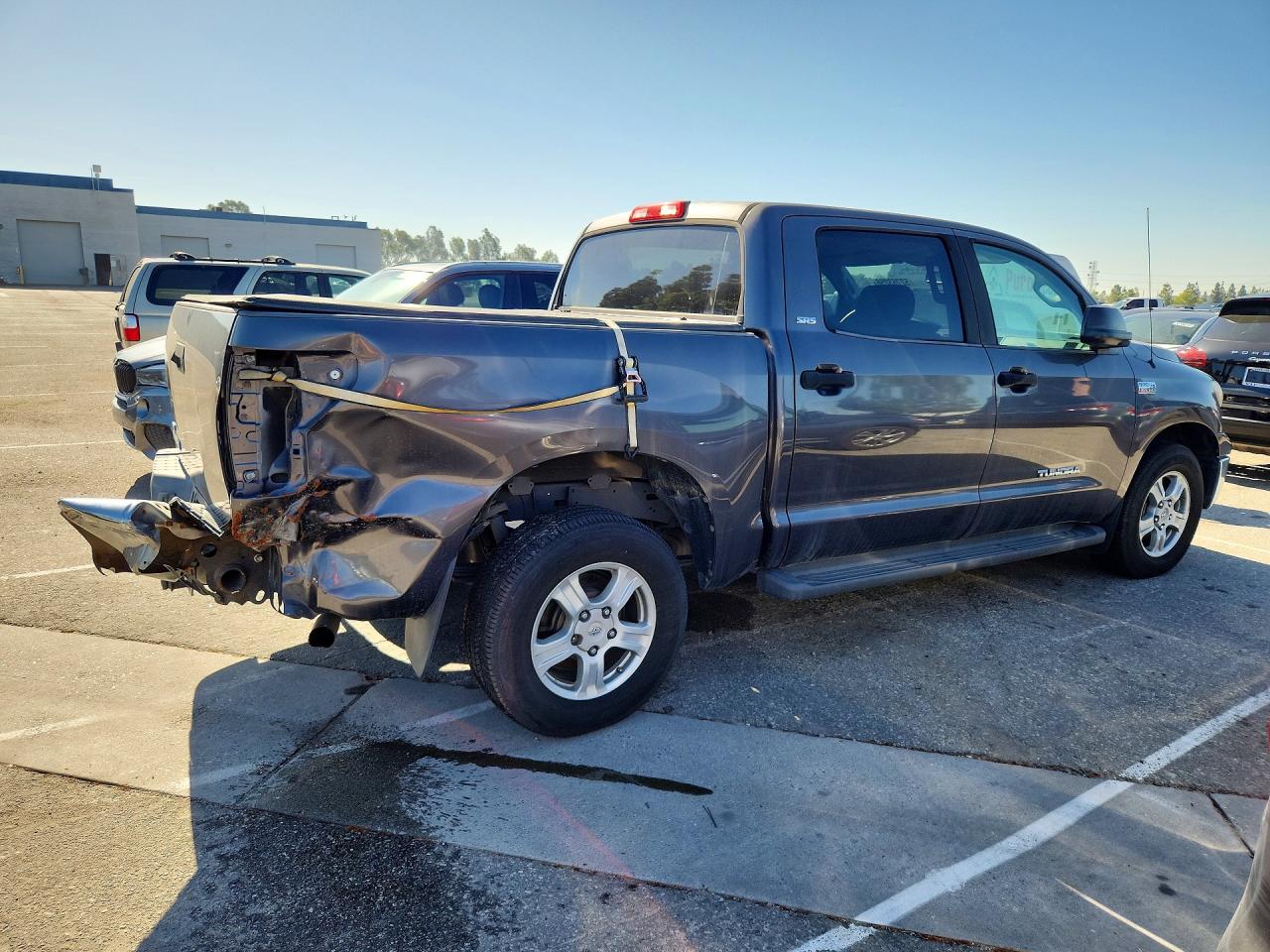 2011 TOYOTA TUNDRA