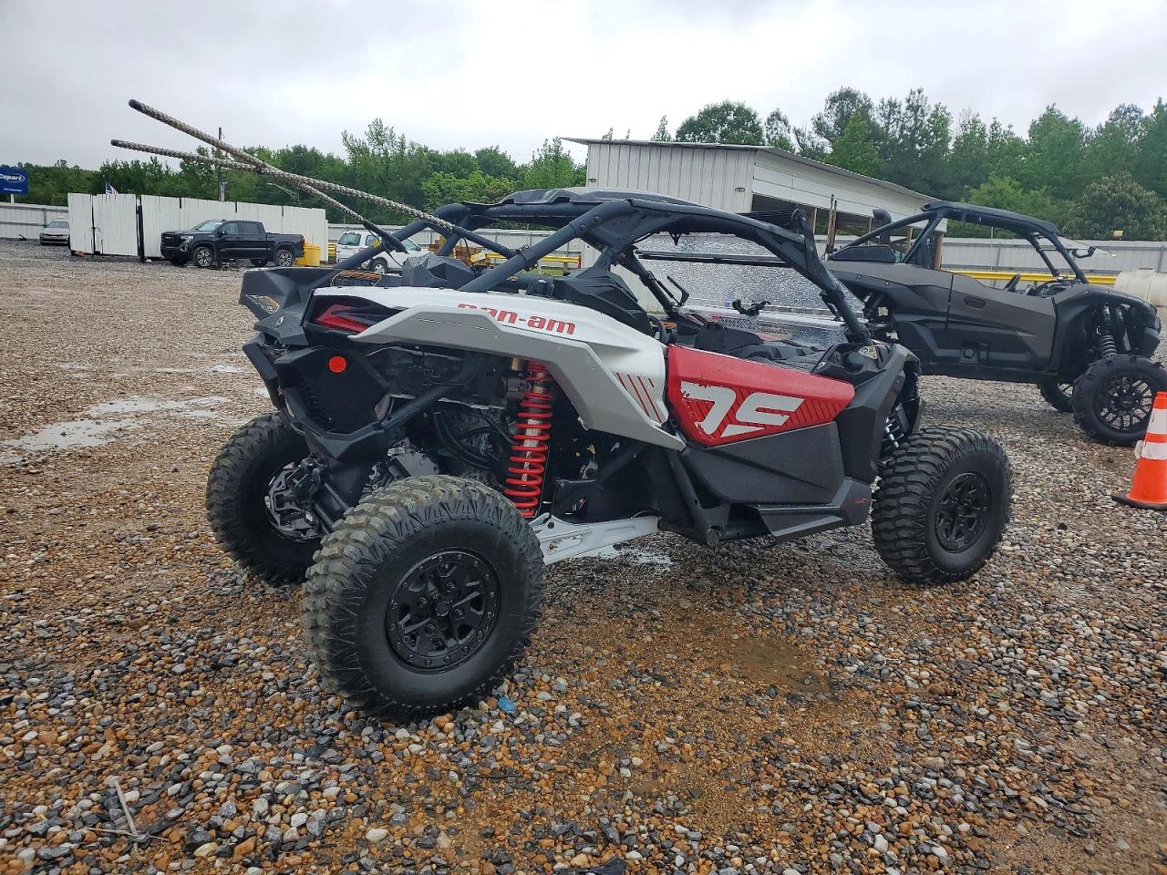2024 CAN-AM SIDEBYSIDE