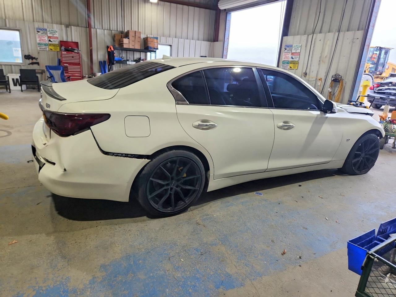 2015 INFINITI Q50