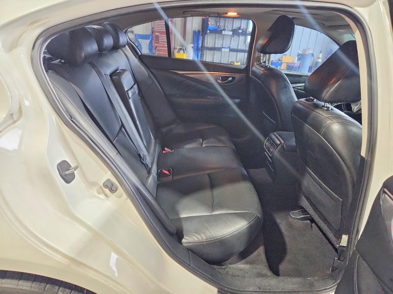 2015 INFINITI Q50