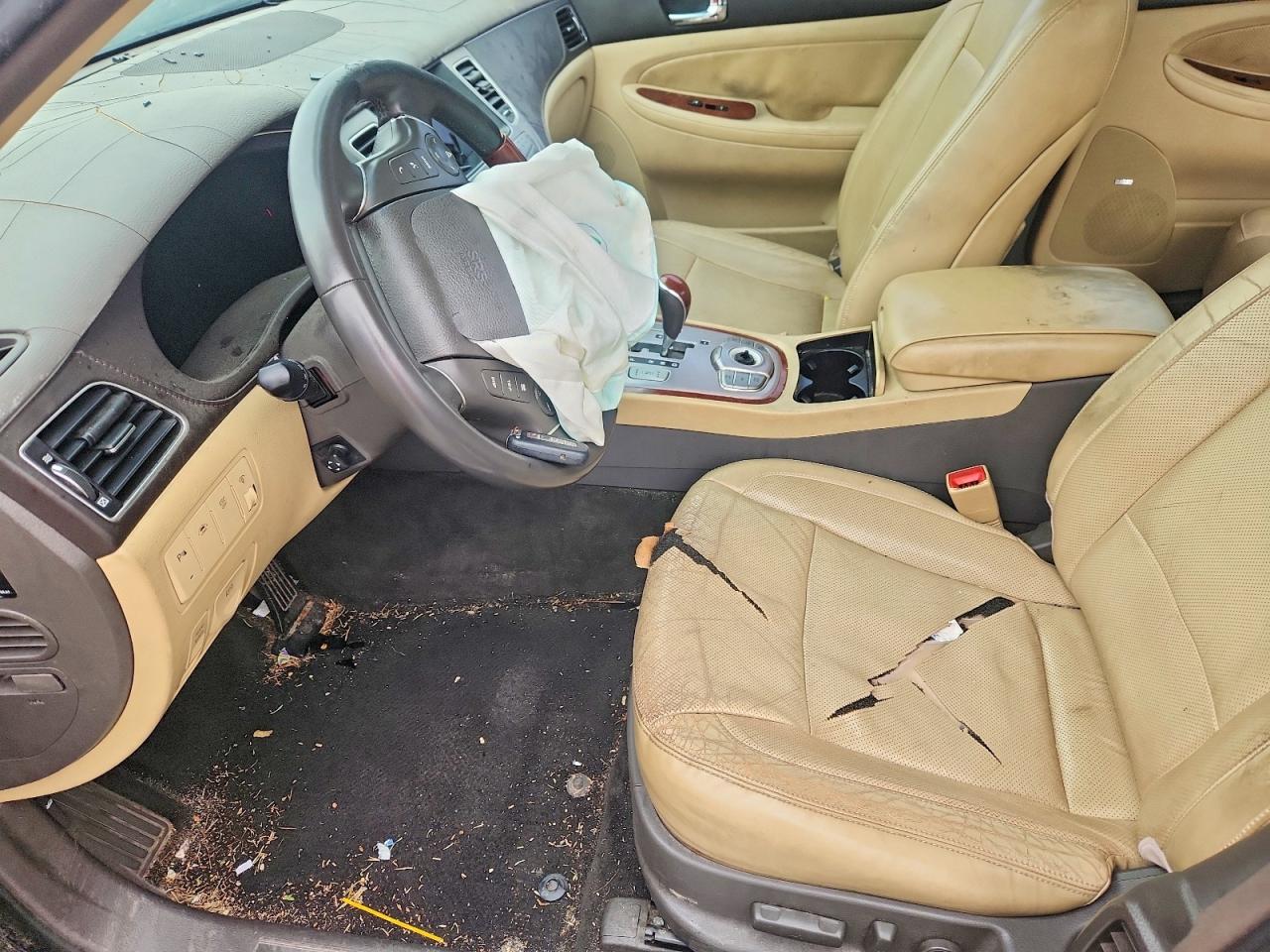 2012 HYUNDAI GENESIS