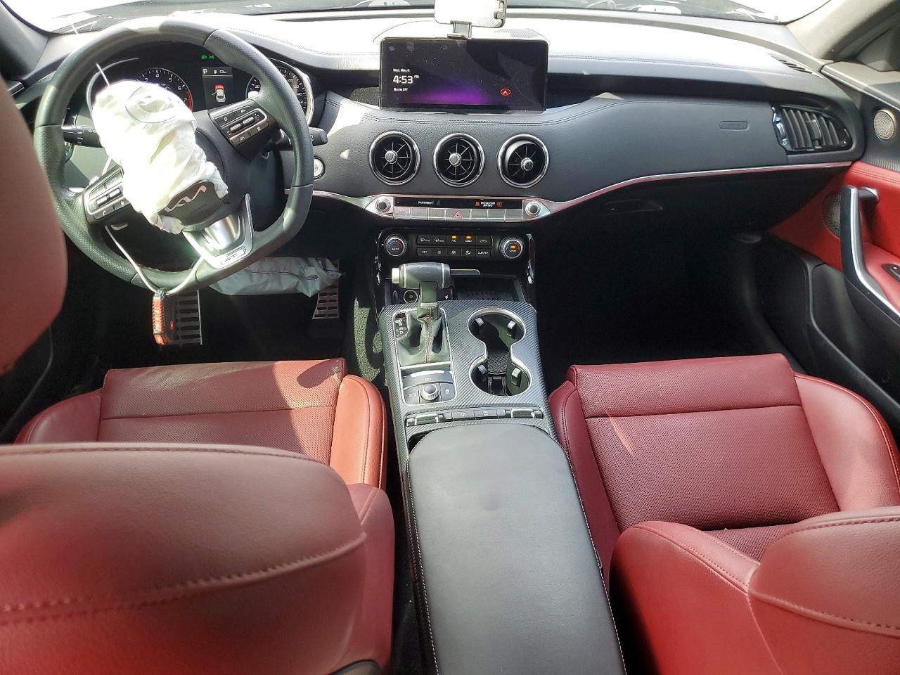 2023 KIA STINGER