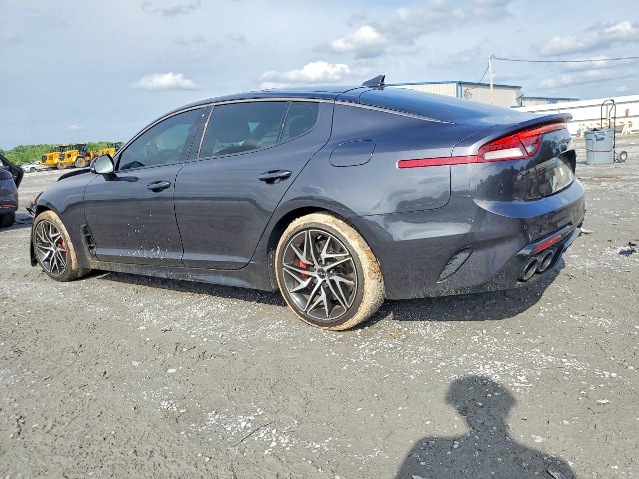 2023 KIA STINGER