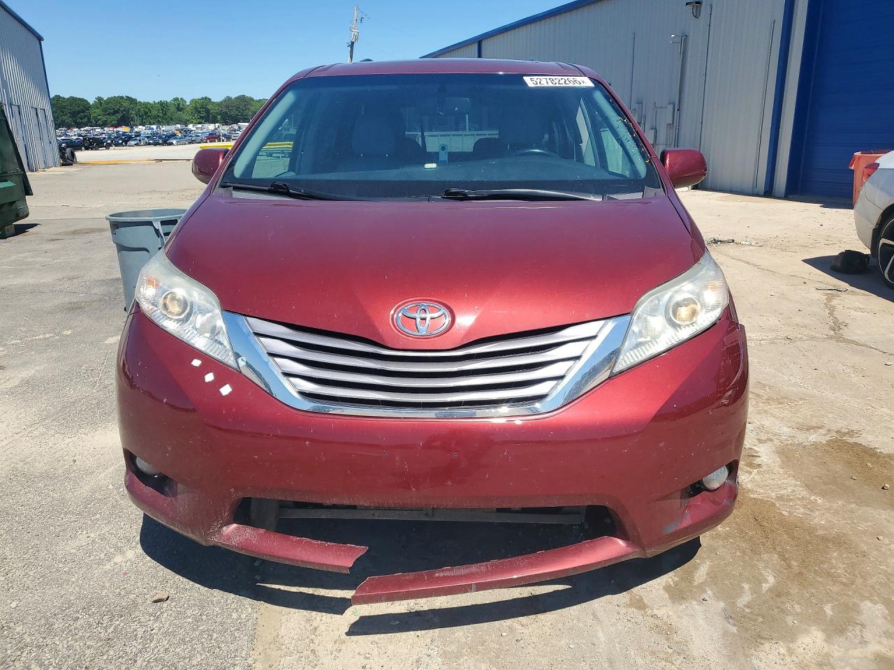 2016 TOYOTA SIENNA
