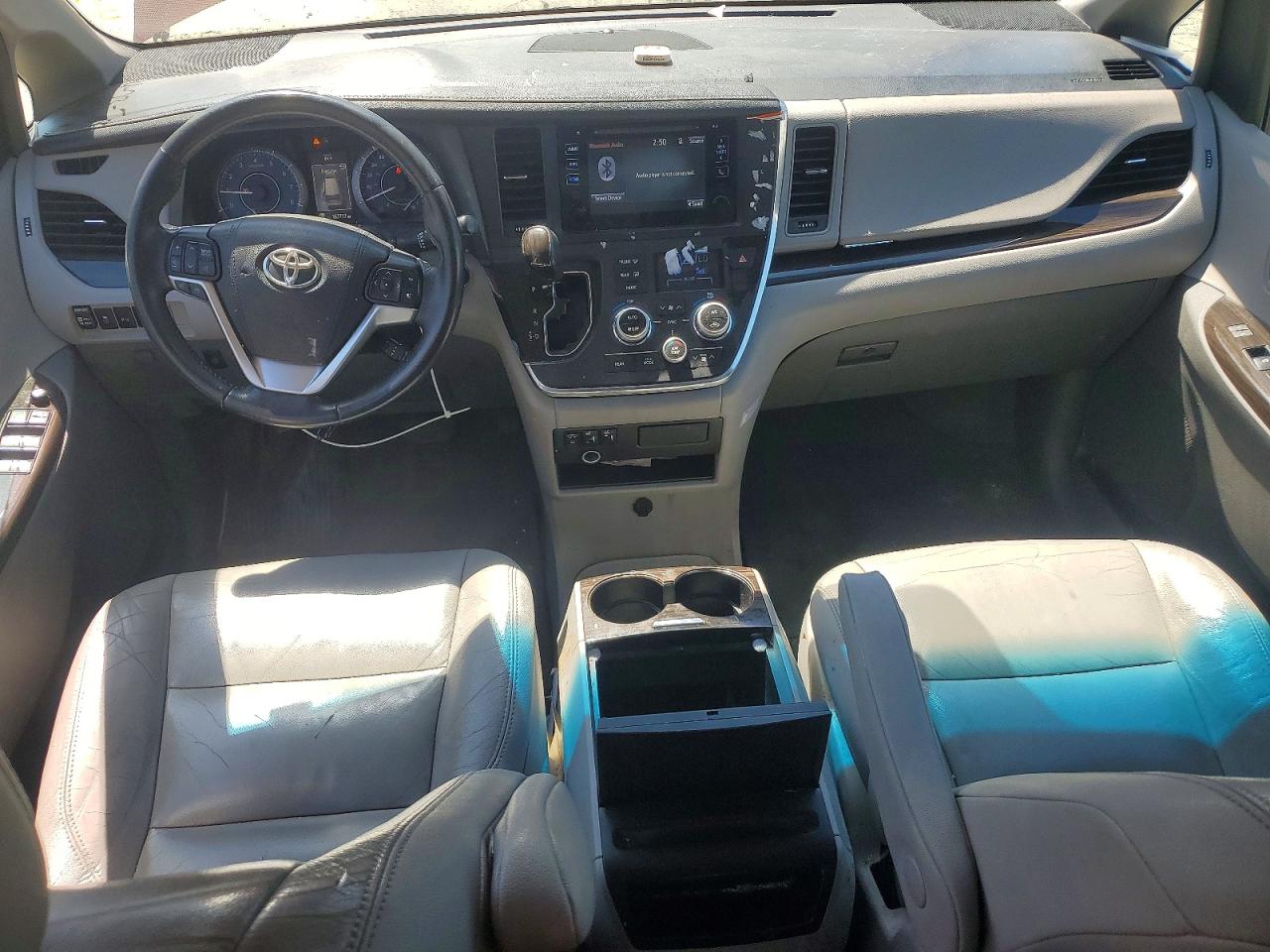 2016 TOYOTA SIENNA