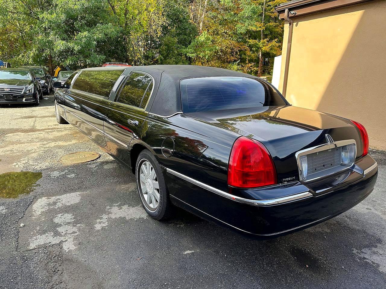 2005 LINCOLN TOWNCAR