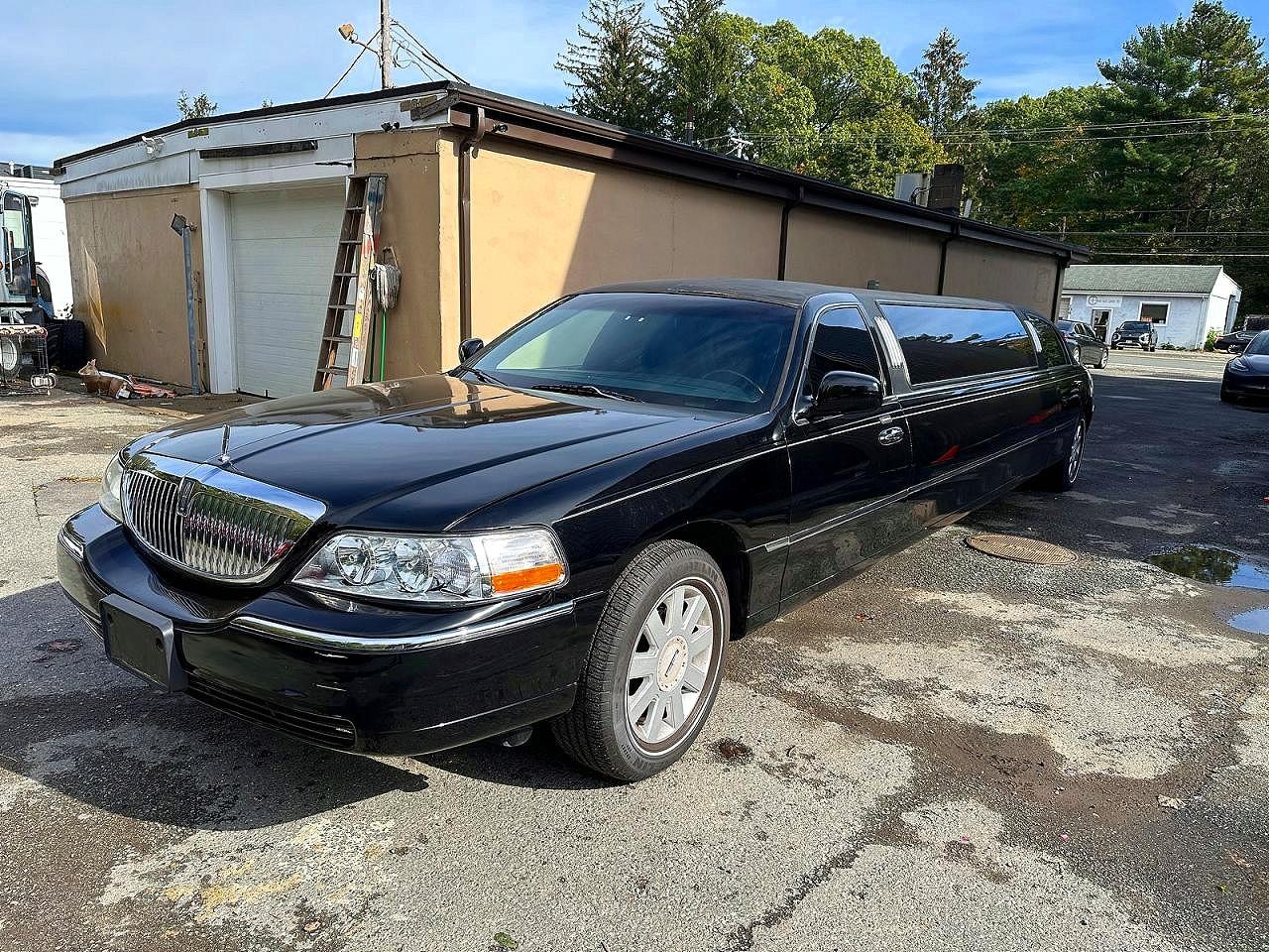 2005 LINCOLN TOWNCAR
