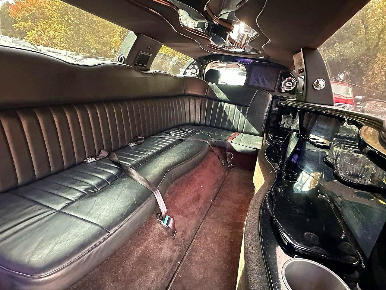 2005 LINCOLN TOWNCAR