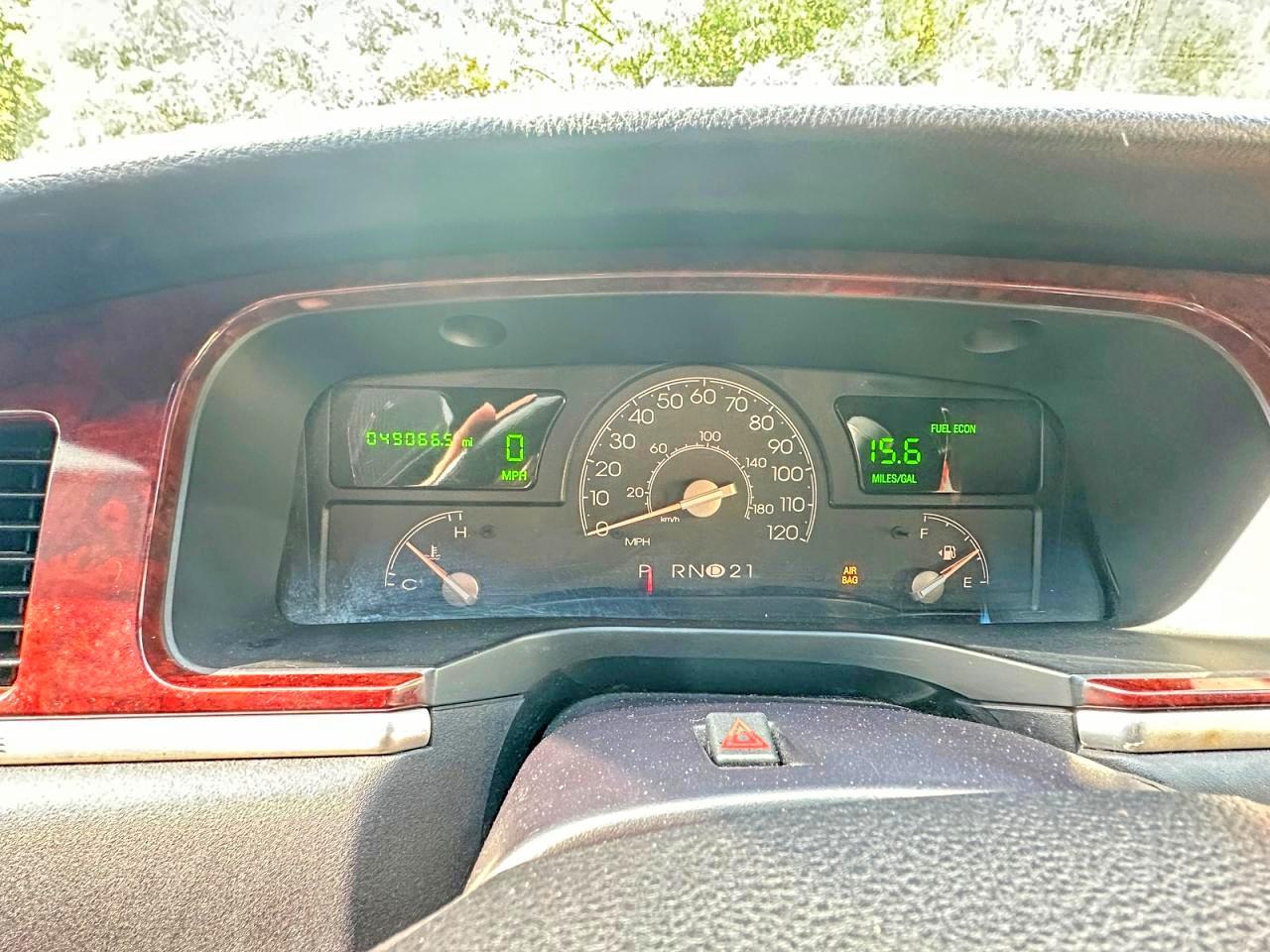 2005 LINCOLN TOWNCAR
