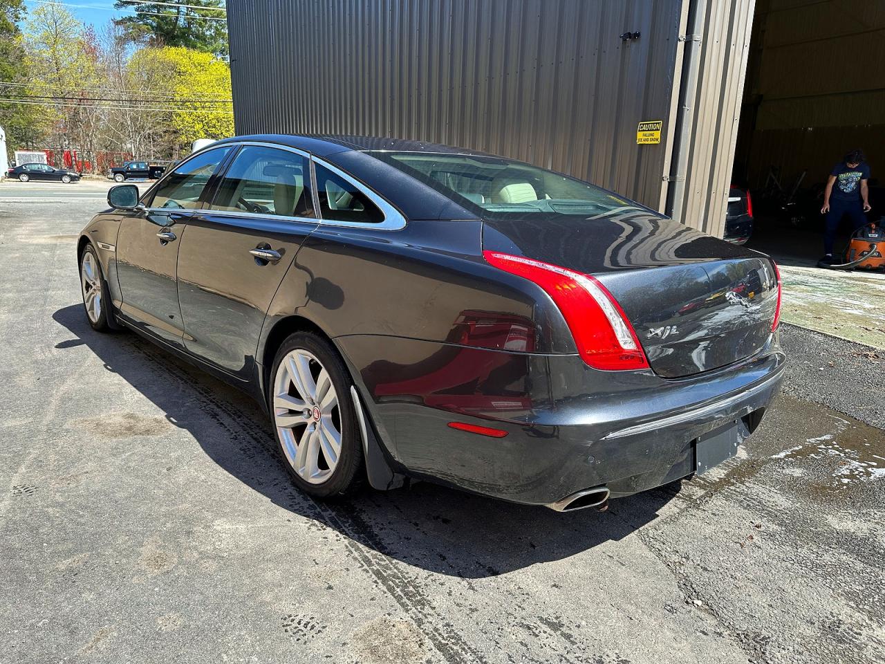 2011 JAGUAR XJ