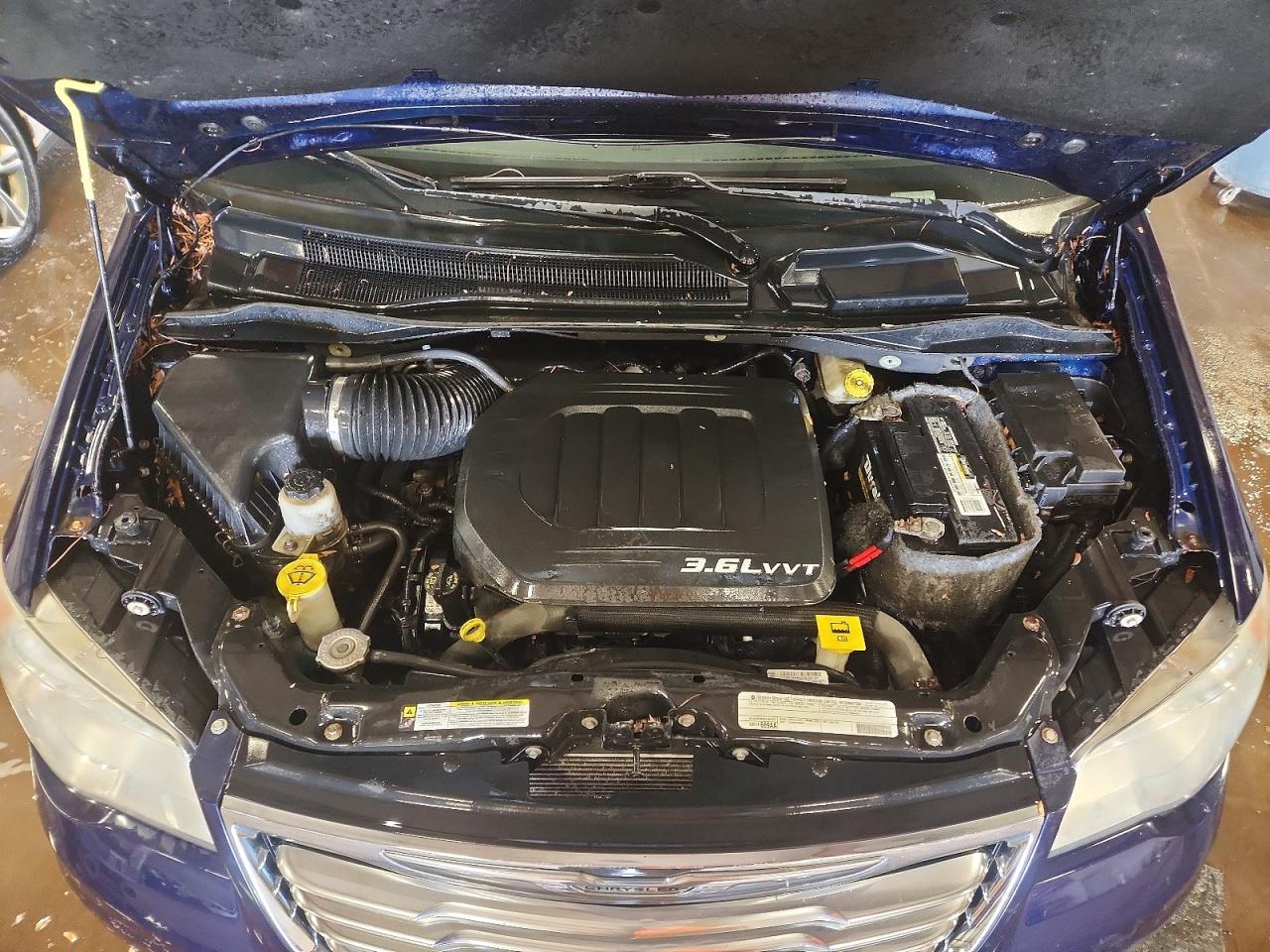 2012 CHRYSLER MINIVAN