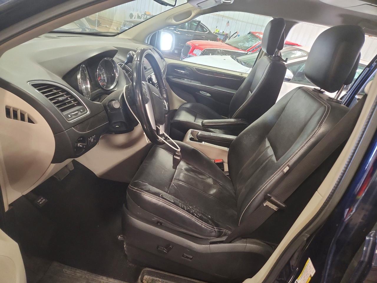 2012 CHRYSLER MINIVAN