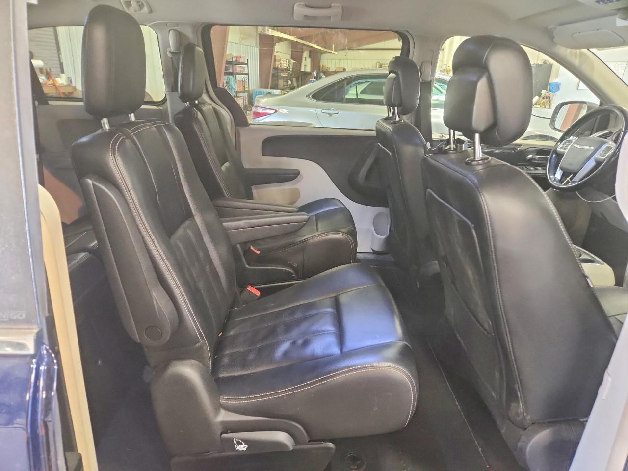 2012 CHRYSLER MINIVAN