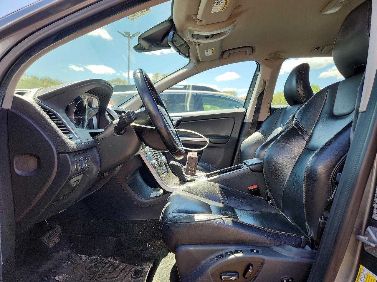 2017 VOLV XC60