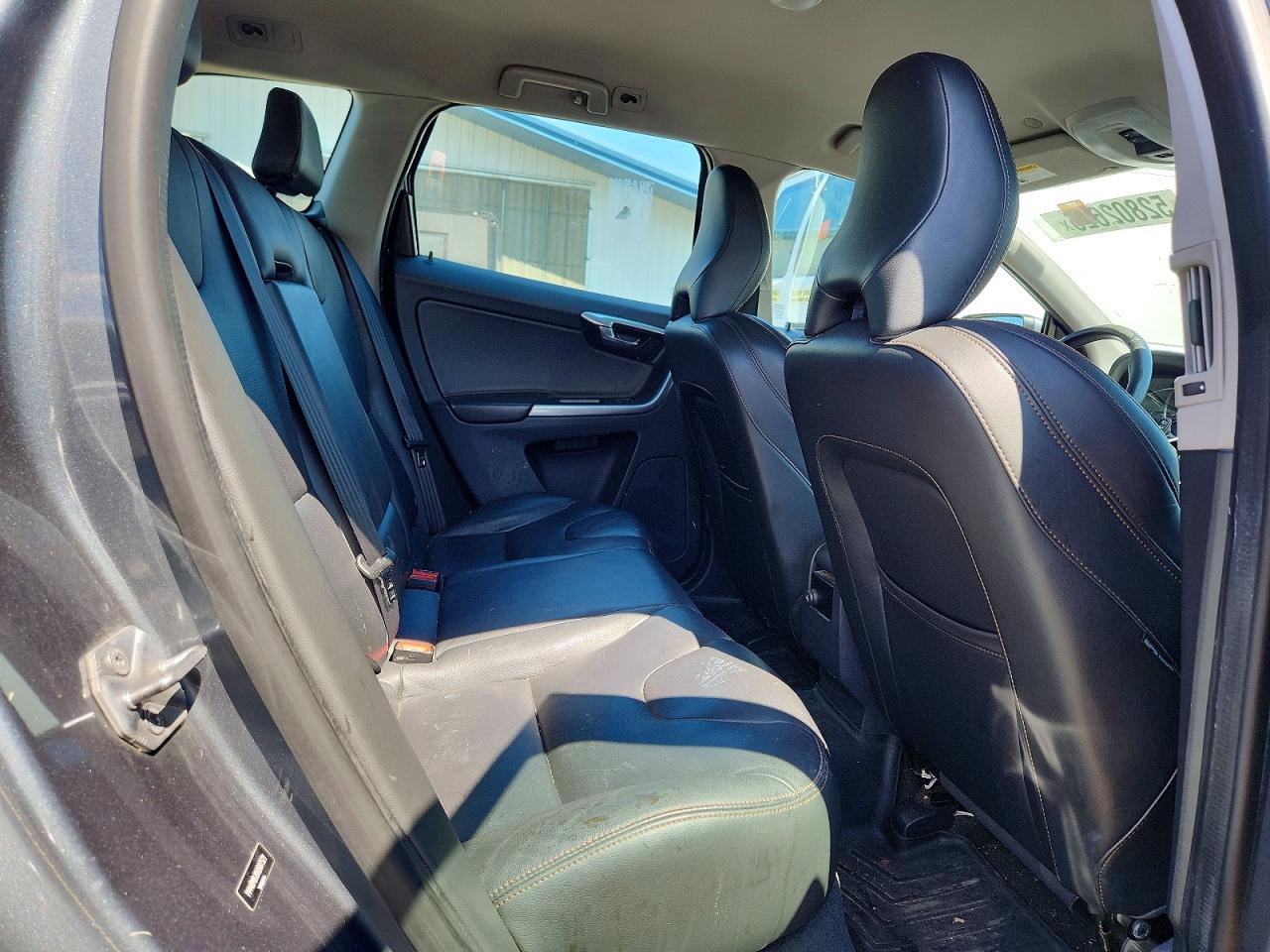 2017 VOLV XC60