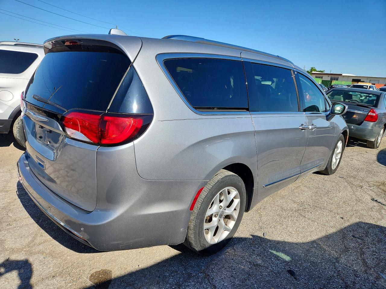 2017 CHRYSLER PACIFICA