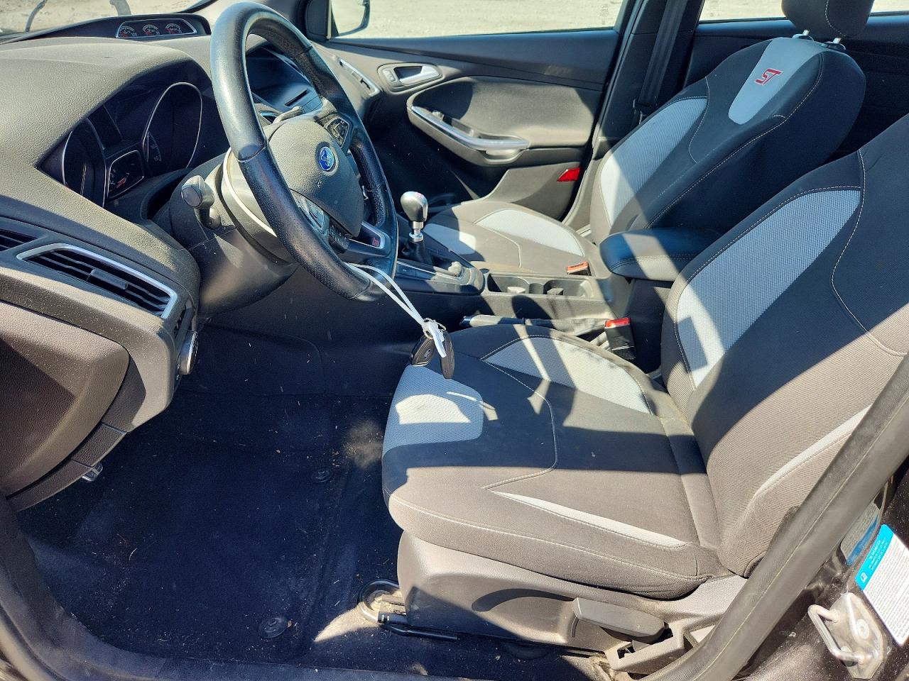 2016 FORD FOCUS