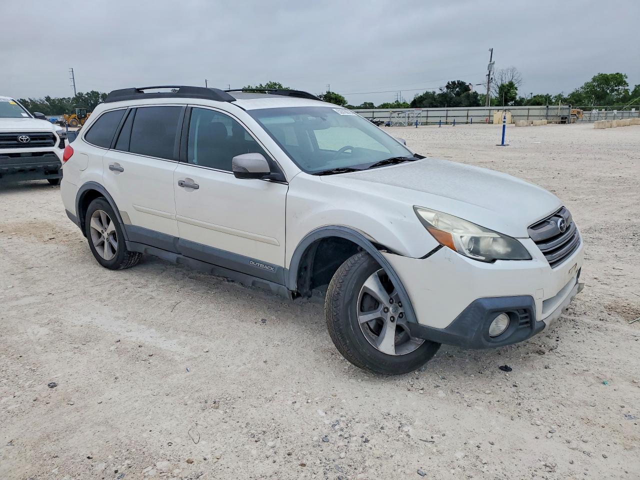 2014 SUBARU OUTBACK
