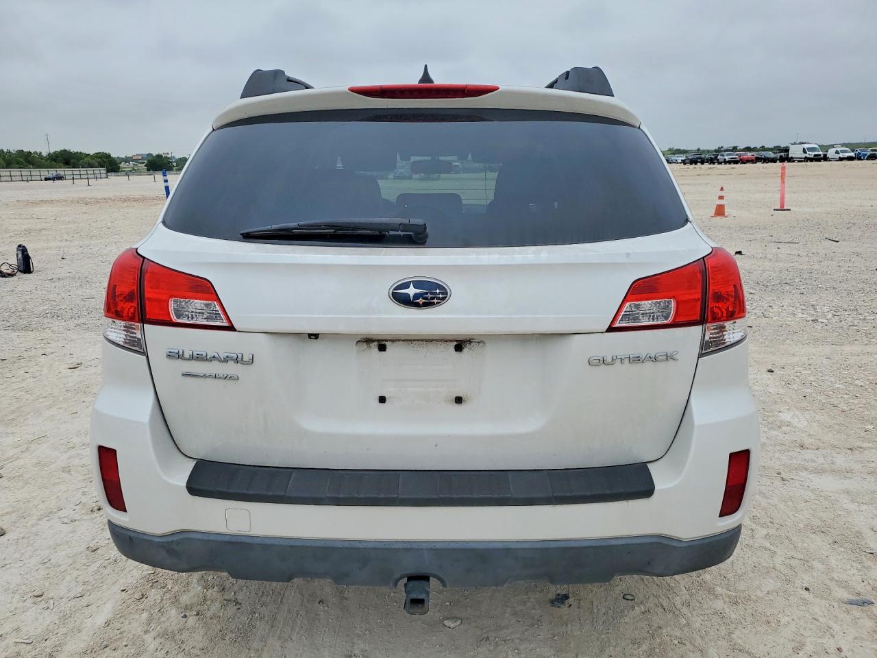 2014 SUBARU OUTBACK