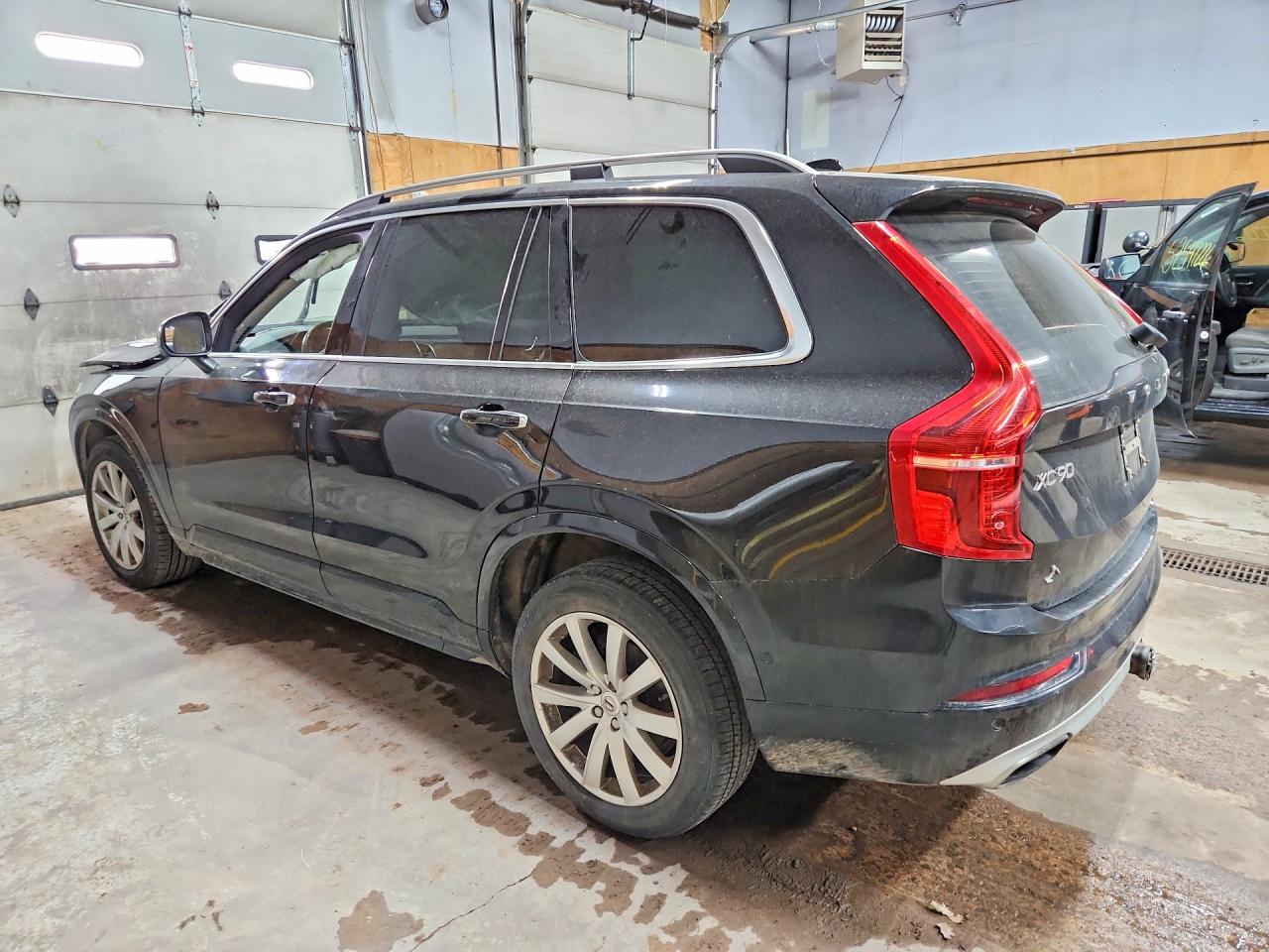 2016 VOLVO XC90