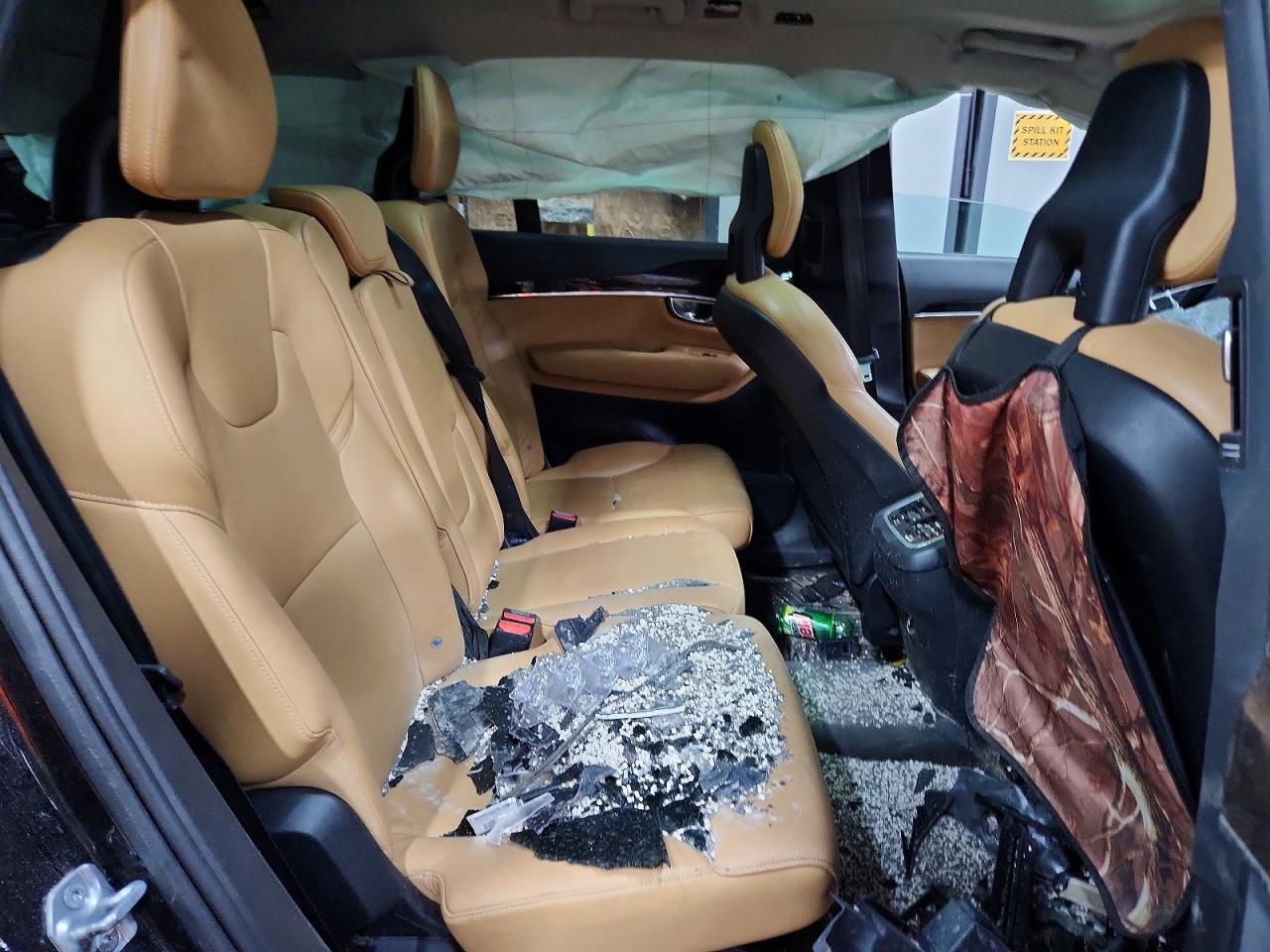 2016 VOLVO XC90