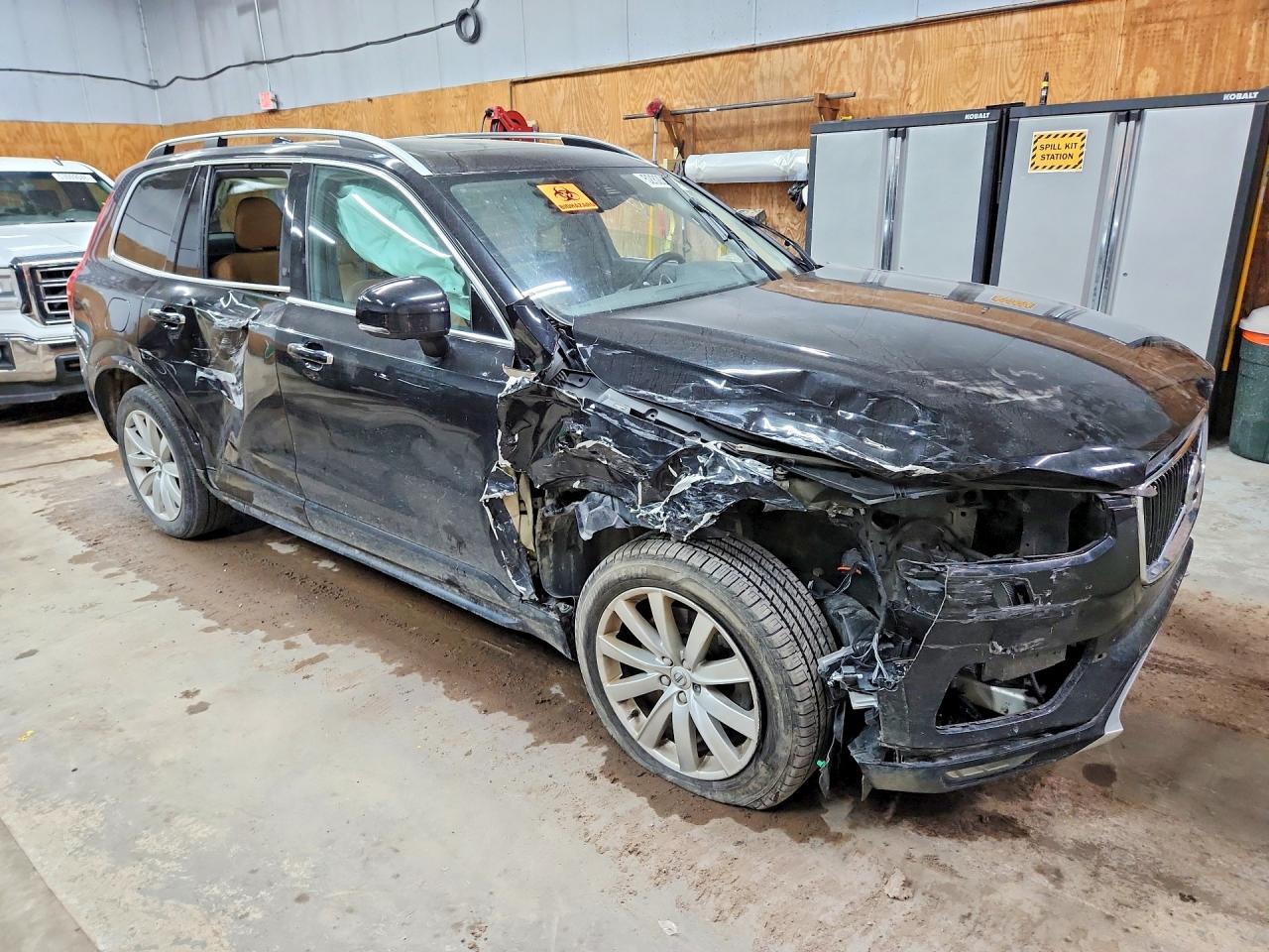 2016 VOLVO XC90