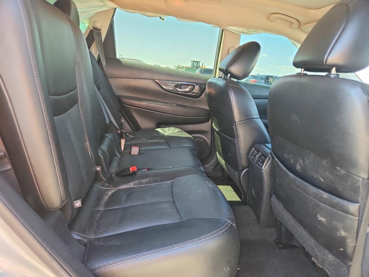 2017 NISSAN ROGUE