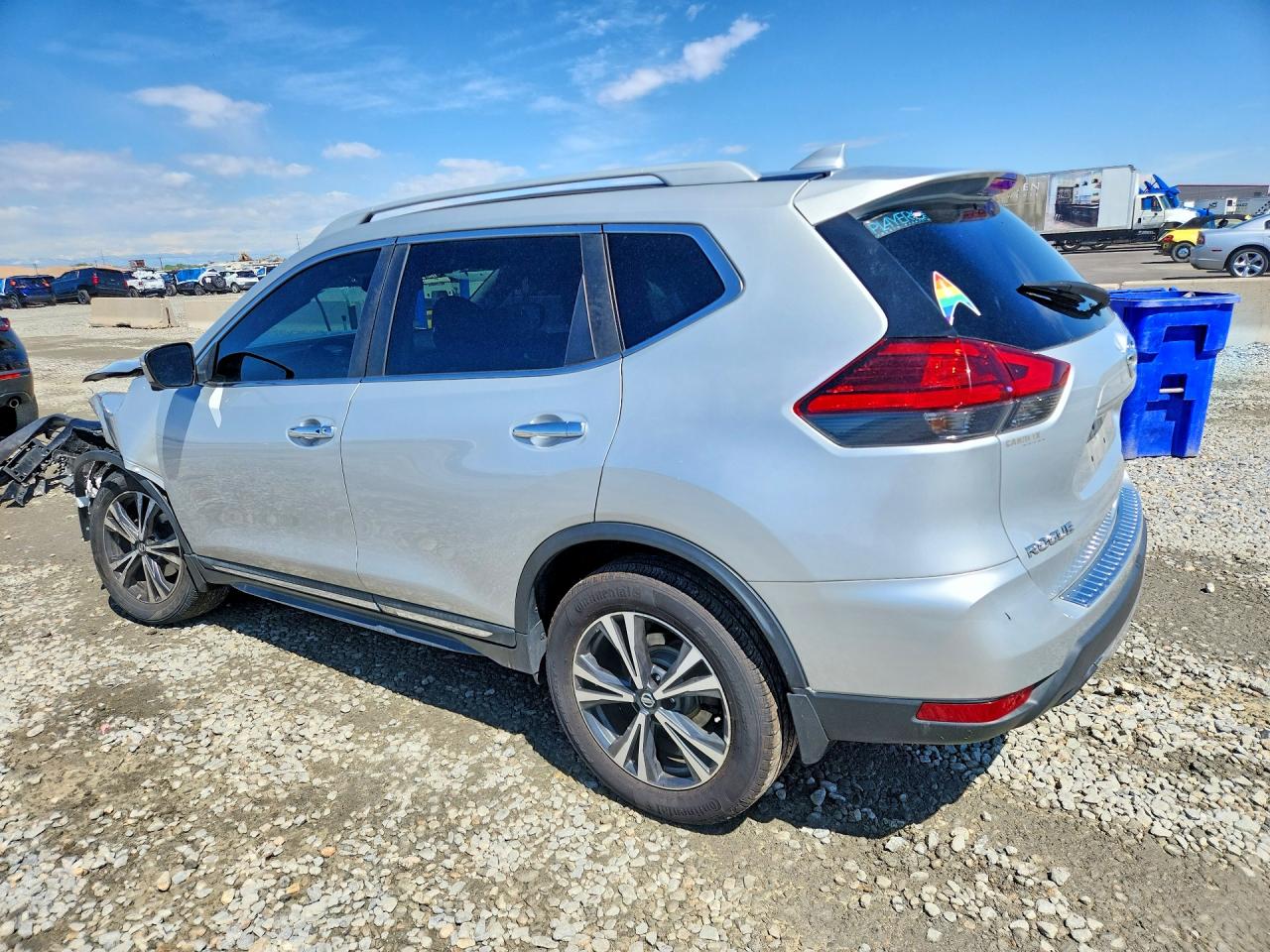2017 NISSAN ROGUE