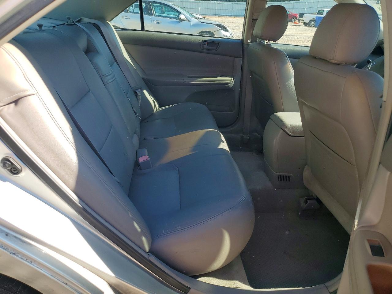 2004 TOYOTA CAMRY