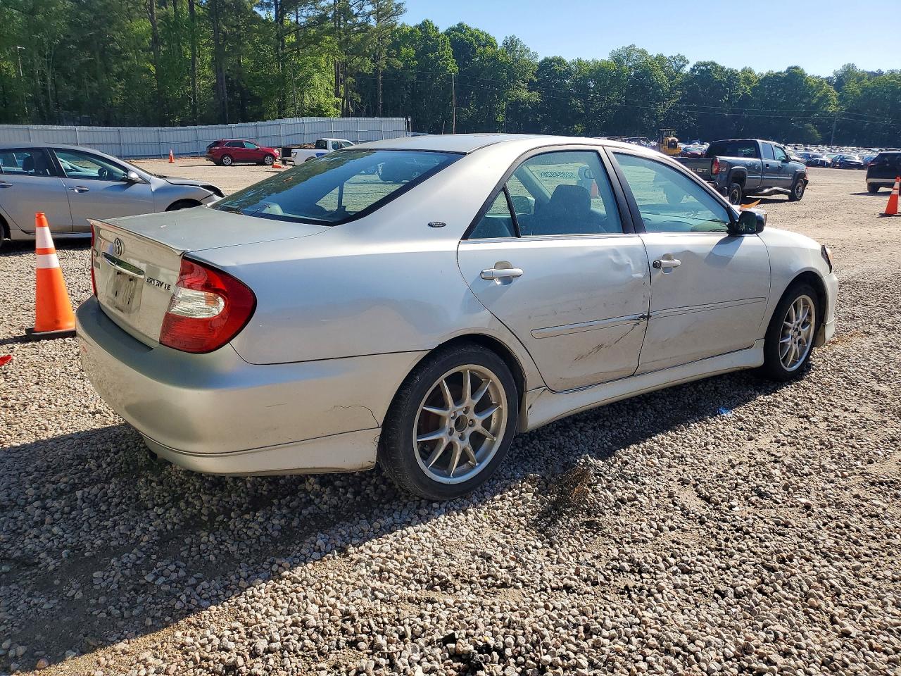2004 TOYOTA CAMRY