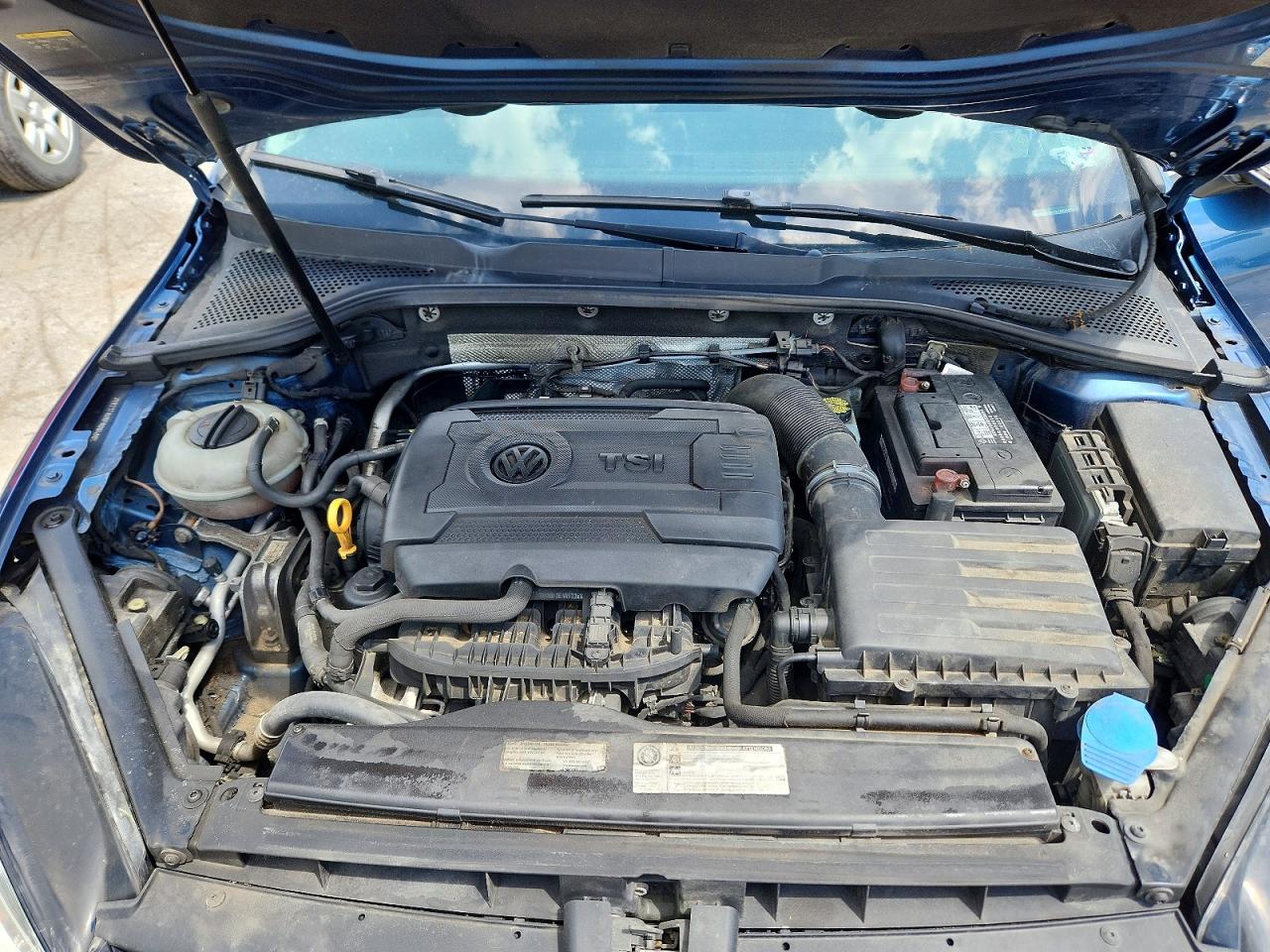 2015 VOLKSWAGEN GOLF