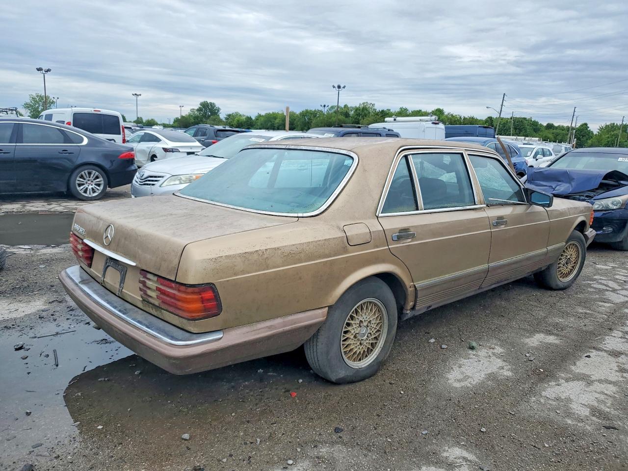 1983 MERCEDES-BENZ 380-CLASS