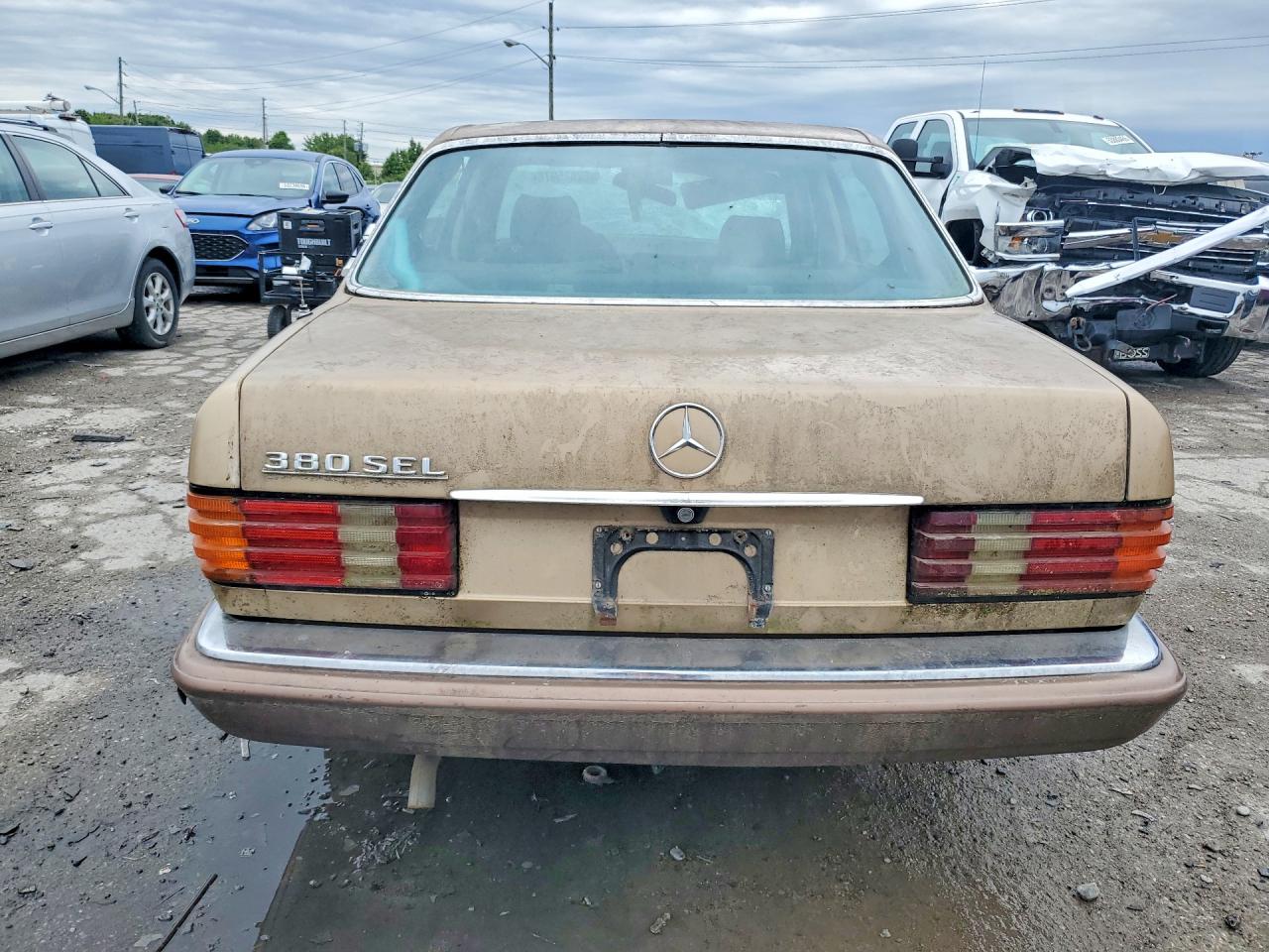 1983 MERCEDES-BENZ 380-CLASS