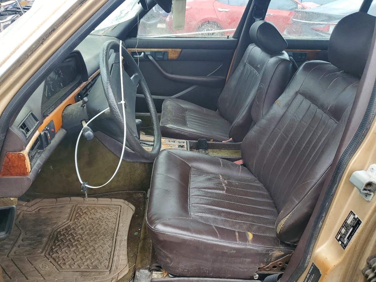1983 MERCEDES-BENZ 380-CLASS