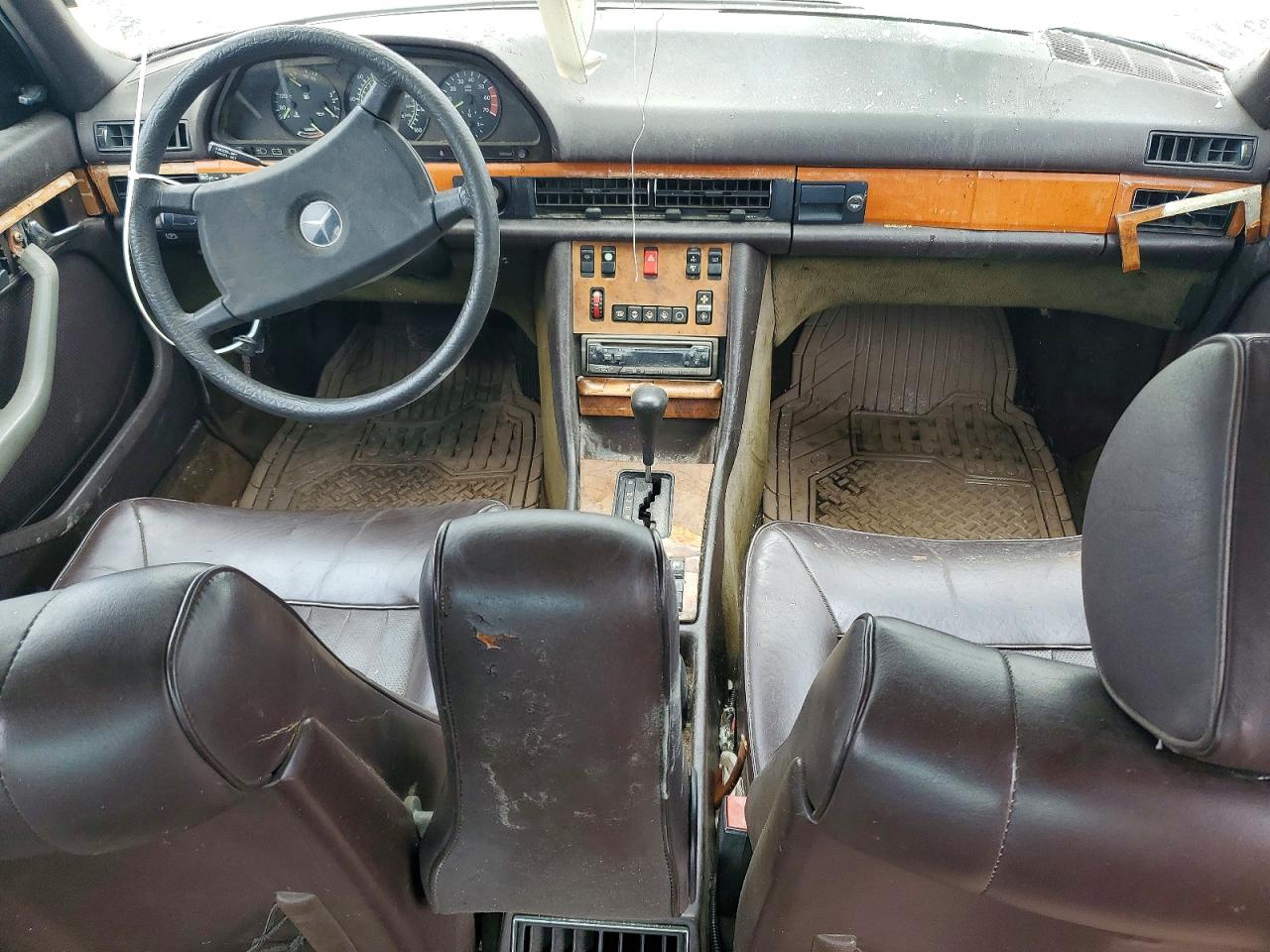1983 MERCEDES-BENZ 380-CLASS