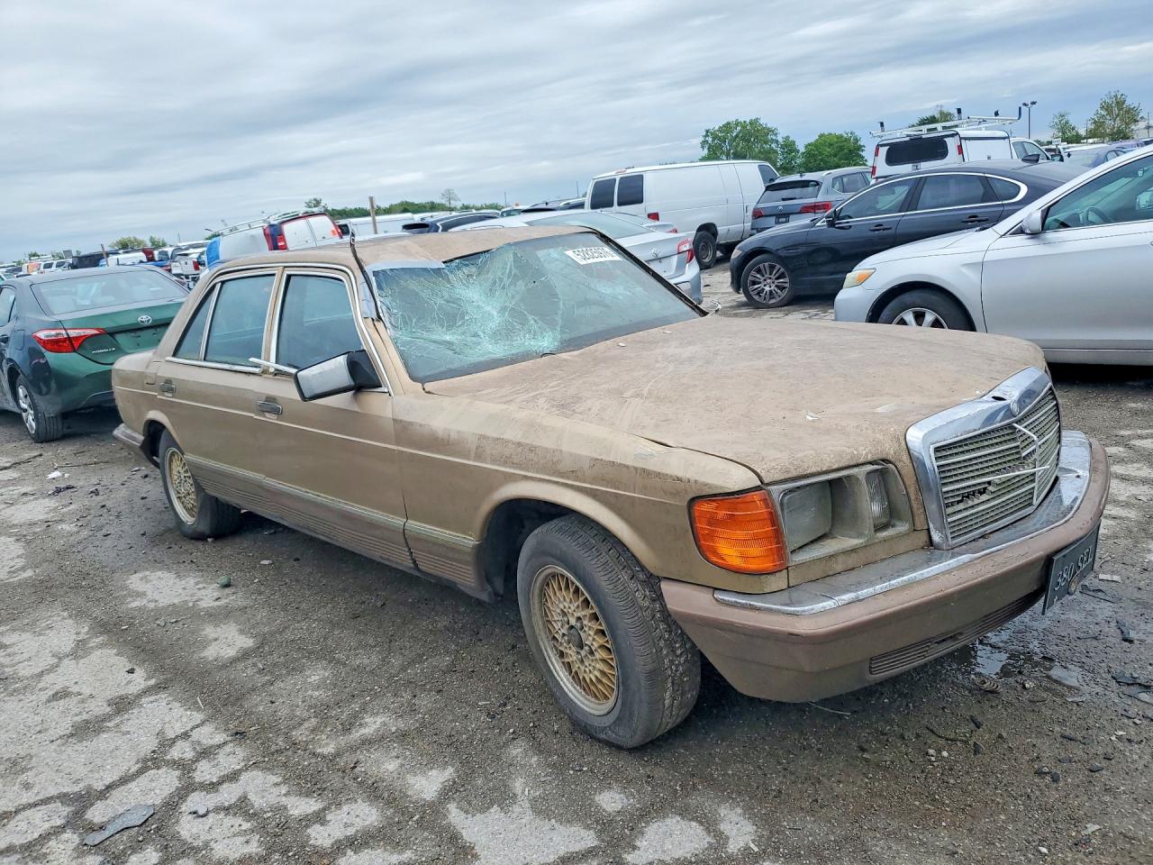 1983 MERCEDES-BENZ 380-CLASS