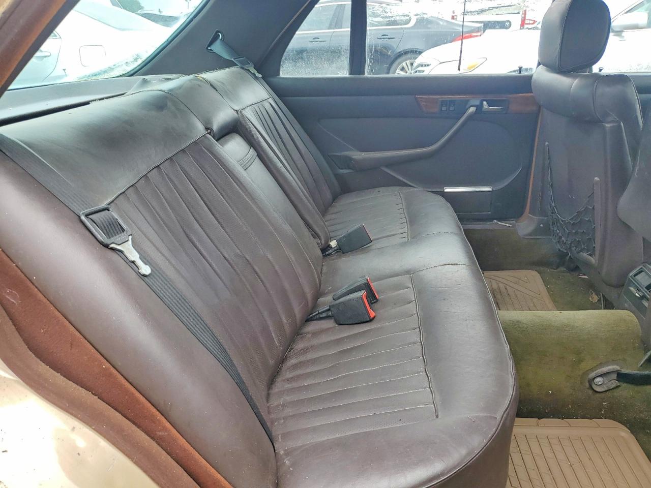 1983 MERCEDES-BENZ 380-CLASS