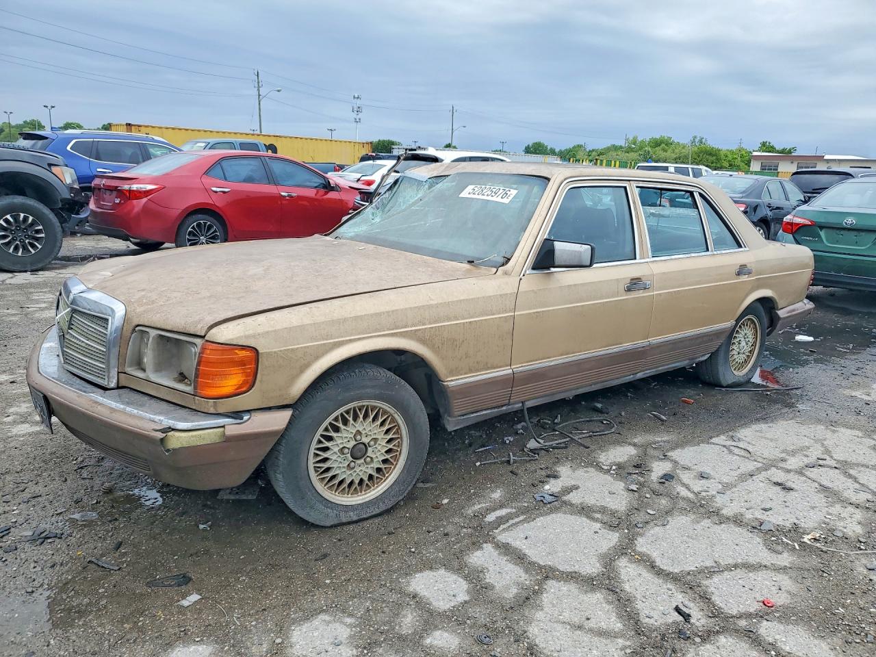 1983 MERCEDES-BENZ 380-CLASS