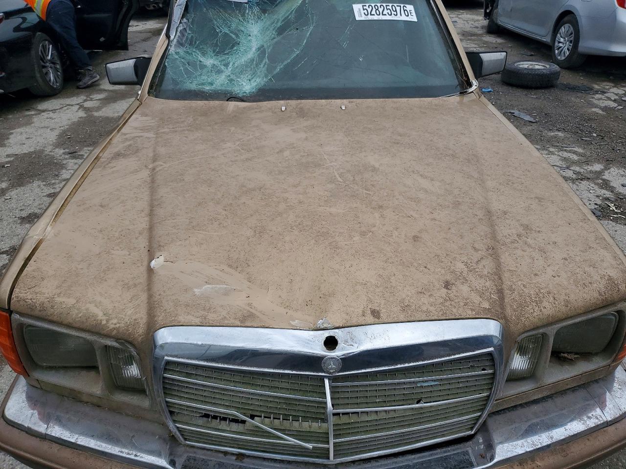 1983 MERCEDES-BENZ 380-CLASS